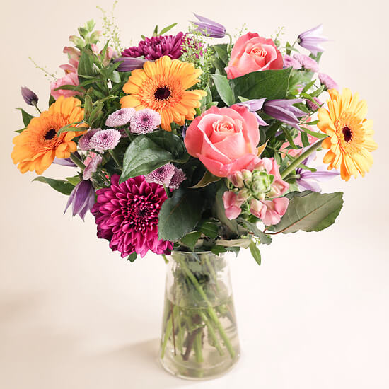 Poesie der Saison: Rosen, Gerbera und Chrysanthemen, Zug