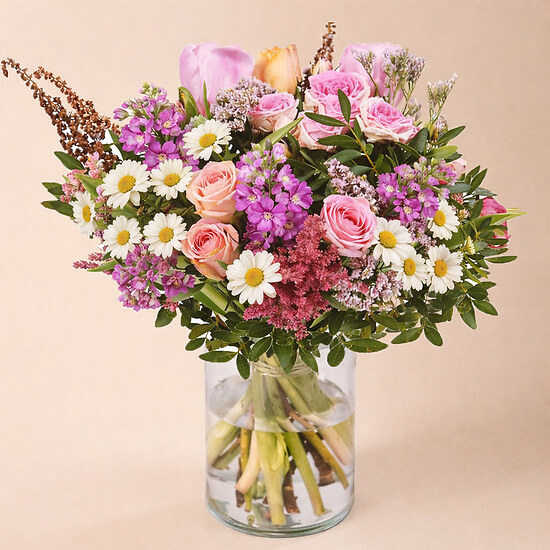 Überraschung: farbenfroher Blumenstrauß Zug